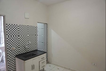 Cozinha de casa para alugar com 2 quartos, 30m² em Jardim Graziela, Barueri