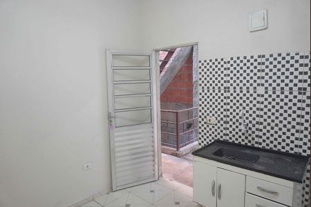 Cozinha de casa para alugar com 2 quartos, 30m² em Jardim Graziela, Barueri