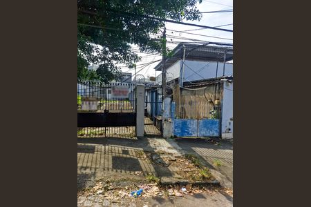 Fachada de casa para alugar com 2 quartos, 130m² em Vila Valqueire, Rio de Janeiro
