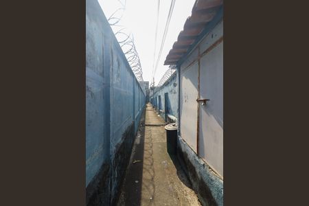 Entrada de casa para alugar com 2 quartos, 130m² em Vila Valqueire, Rio de Janeiro