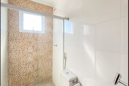 Banheiro  de apartamento para alugar com 2 quartos, 45m² em Jardim Maringa, São Paulo