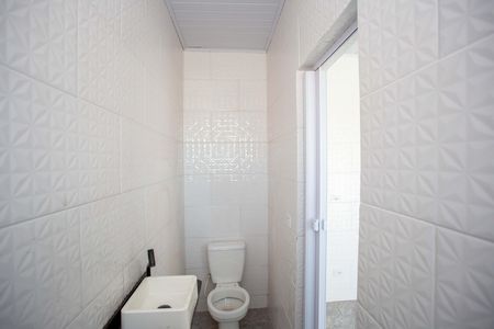 Banheiro de casa para alugar com 1 quarto, 40m² em Cidade Júlia, São Paulo