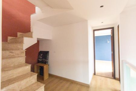 Casa para alugar com 161m², 3 quartos e 3 vagas Casa para alugar com 161m², 3 quartos e 3 vagasHall