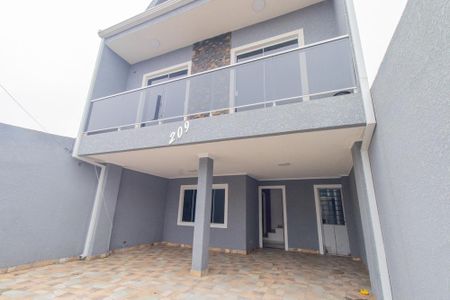 Casa para alugar com 161m², 3 quartos e 3 vagas Casa para alugar com 161m², 3 quartos e 3 vagasFachada