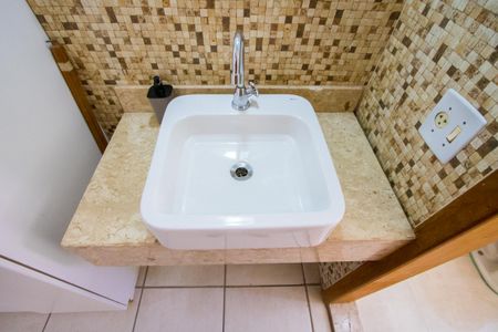 Banheiro de casa para alugar com 2 quartos, 75m² em Vila Homero Thon, Santo André