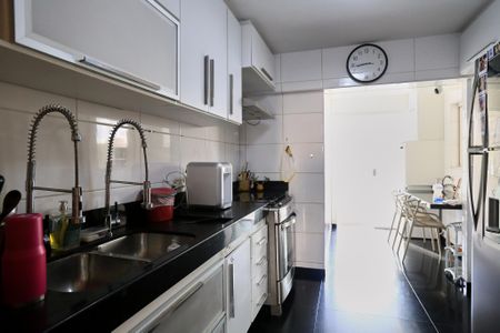 Cozinha de apartamento à venda com 3 quartos, 230m² em Funcionários, Belo Horizonte