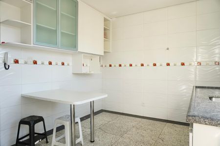 Casa para alugar com 240m², 5 quartos e 3 vagasCozinha 1
