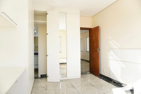 Casa para alugar com 240m², 5 quartos e 3 vagasSuíte 2