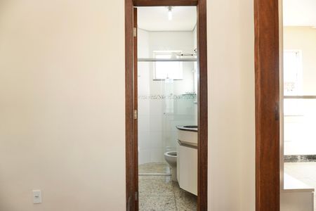 Casa para alugar com 240m², 5 quartos e 3 vagasBanheiro Social 1