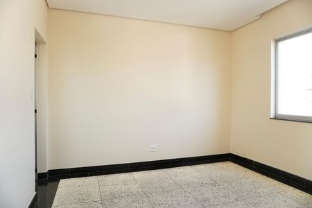 Casa para alugar com 240m², 5 quartos e 3 vagasSala 2