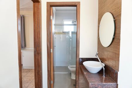 Casa para alugar com 240m², 5 quartos e 3 vagasBanheiro Social 2 - Cobertura 