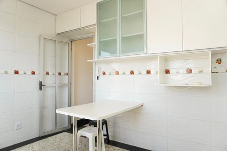 Casa para alugar com 240m², 5 quartos e 3 vagasCozinha 1
