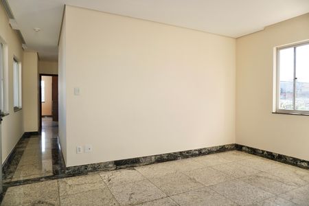 Casa para alugar com 240m², 5 quartos e 3 vagasSala 1