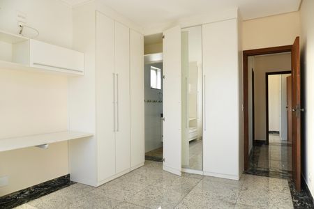 Casa para alugar com 240m², 5 quartos e 3 vagasSuíte 2