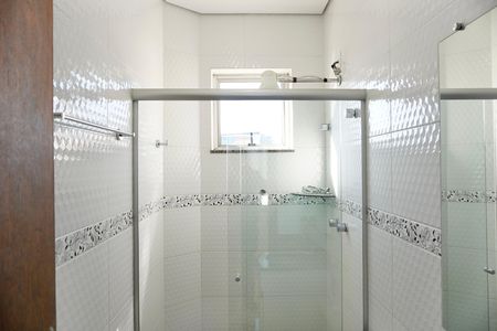 Casa para alugar com 240m², 5 quartos e 3 vagasBanheiro Social 1