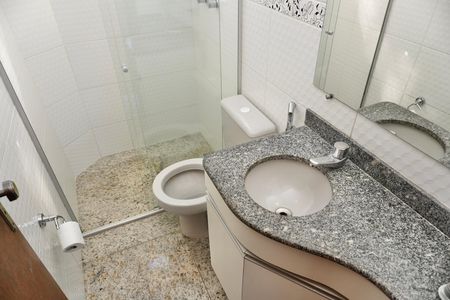 Casa para alugar com 240m², 5 quartos e 3 vagasBanheiro Social 1