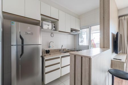 Cozinha de apartamento para alugar com 1 quarto, 50m² em Empresarial 18 do Forte, Barueri