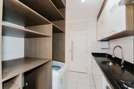 Cozinha de apartamento para alugar com 2 quartos, 43m² em Jardim Testae, Guarulhos