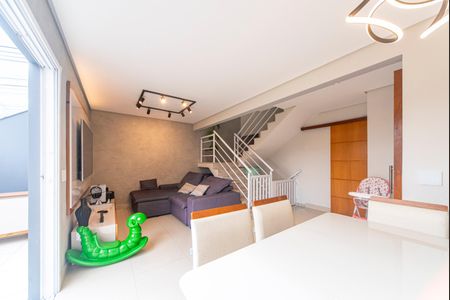 Sala de casa de condomínio à venda com 3 quartos, 181m² em Vila Assunção, Santo André