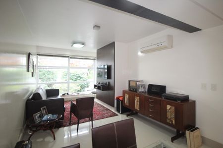 Sala de apartamento à venda com 1 quarto, 65m² em Auxiliadora, Porto Alegre