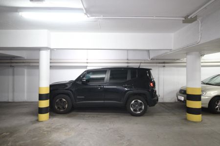 Garagem de apartamento à venda com 1 quarto, 65m² em Auxiliadora, Porto Alegre