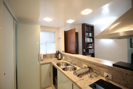 Cozinha de apartamento à venda com 1 quarto, 65m² em Auxiliadora, Porto Alegre