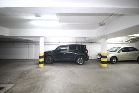 Garagem de apartamento à venda com 1 quarto, 65m² em Auxiliadora, Porto Alegre
