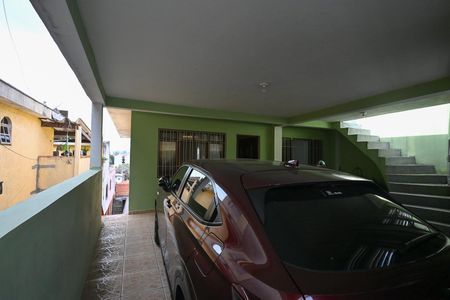 Garagem de casa à venda com 2 quartos, 360m² em Jardim Piracuama, São Paulo