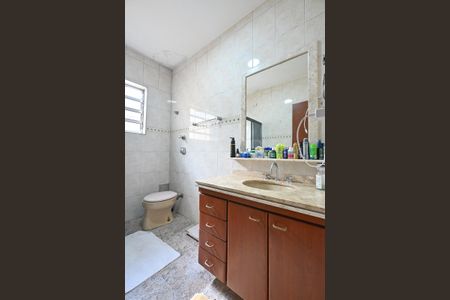 Banheiro de casa à venda com 2 quartos, 360m² em Jardim Piracuama, São Paulo