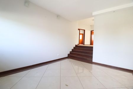 Casa para alugar com 270m², 5 quartos e 2 vagasSala