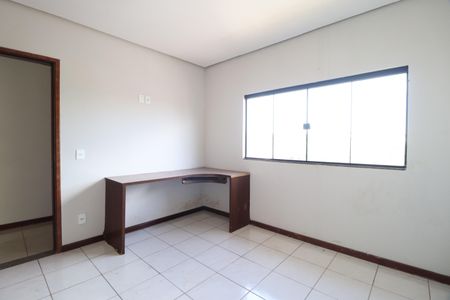 Casa para alugar com 270m², 5 quartos e 2 vagasQuarto 5