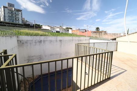 Casa para alugar com 270m², 5 quartos e 2 vagasVaranda - Terraço
