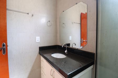 Casa para alugar com 270m², 5 quartos e 2 vagasBanheiro Social
