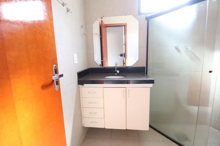 Casa para alugar com 270m², 5 quartos e 2 vagasBanheiro Social