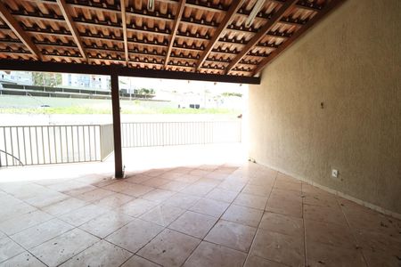 Casa para alugar com 270m², 5 quartos e 2 vagasVaranda - Terraço