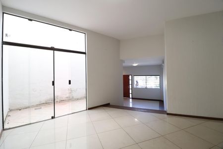Casa para alugar com 270m², 5 quartos e 2 vagasSala 2