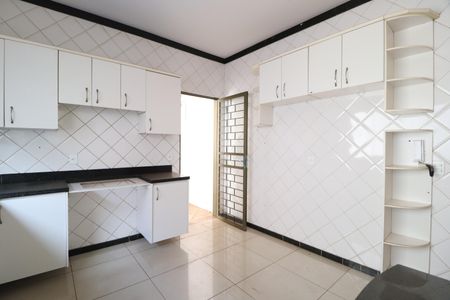 Casa para alugar com 270m², 5 quartos e 2 vagasCozinha