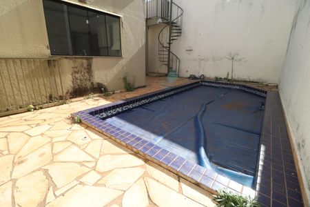 Casa para alugar com 270m², 5 quartos e 2 vagasPiscina