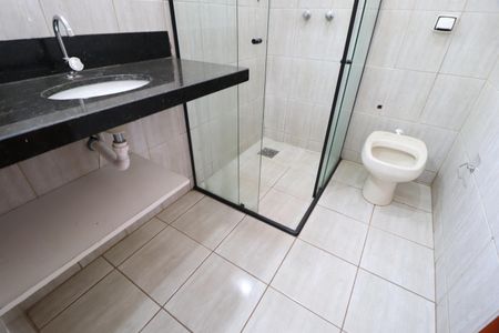 Casa para alugar com 270m², 5 quartos e 2 vagasBanheiro do Quarto 4