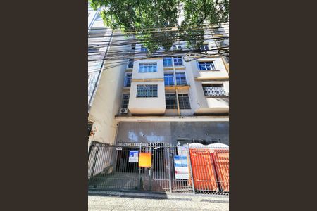 Apartamento para alugar com 75m², 2 quartos e sem vaga Apartamento para alugar com 75m², 2 quartos e sem vagaFachada