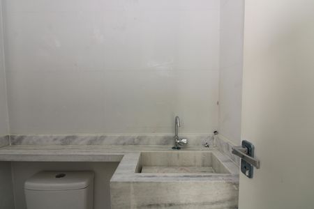 Banheiro de apartamento à venda com 2 quartos, 30m² em Cidade Antônio Estêvão de Carvalho, São Paulo