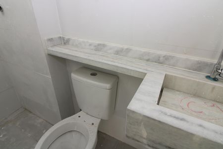 Banheiro de apartamento à venda com 2 quartos, 30m² em Cidade Antônio Estêvão de Carvalho, São Paulo