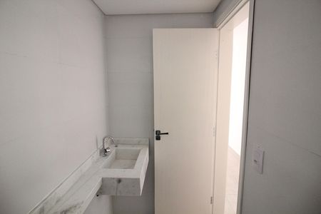 Banheiro de apartamento à venda com 2 quartos, 30m² em Cidade Antônio Estêvão de Carvalho, São Paulo