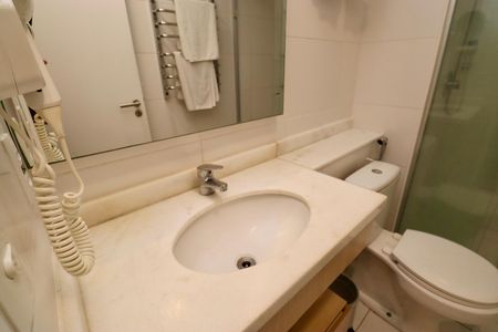 Studio para alugar com 44m², 1 quarto e 1 vaga Studio para alugar com 44m², 1 quarto e 1 vagaBanheiro