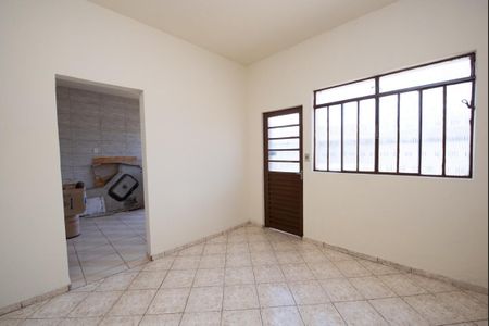 Quarto 1 de casa para alugar com 3 quartos, 130m² em Califórnia, Belo Horizonte