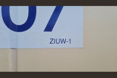 Placa instalada no dia 04-08-2026 com o codigo ZIUW-1 de casa para alugar com 3 quartos, 130m² em Califórnia, Belo Horizonte