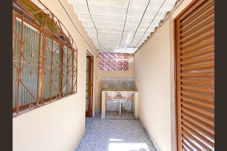 Casa para alugar com 2 quartos, 130m² em Califórnia, Belo Horizonte