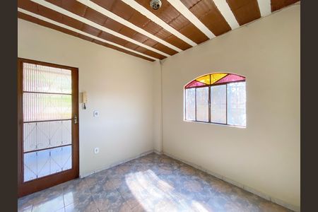 Casa para alugar com 2 quartos, 130m² em Califórnia, Belo Horizonte