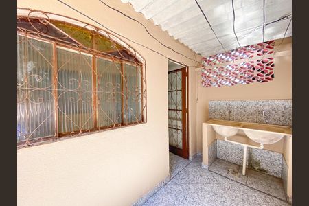 Casa para alugar com 2 quartos, 130m² em Califórnia, Belo Horizonte