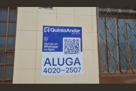 Placa instalada no dia 04-08-2026 com o codigo ZIUW-1 de casa para alugar com 3 quartos, 130m² em Califórnia, Belo Horizonte